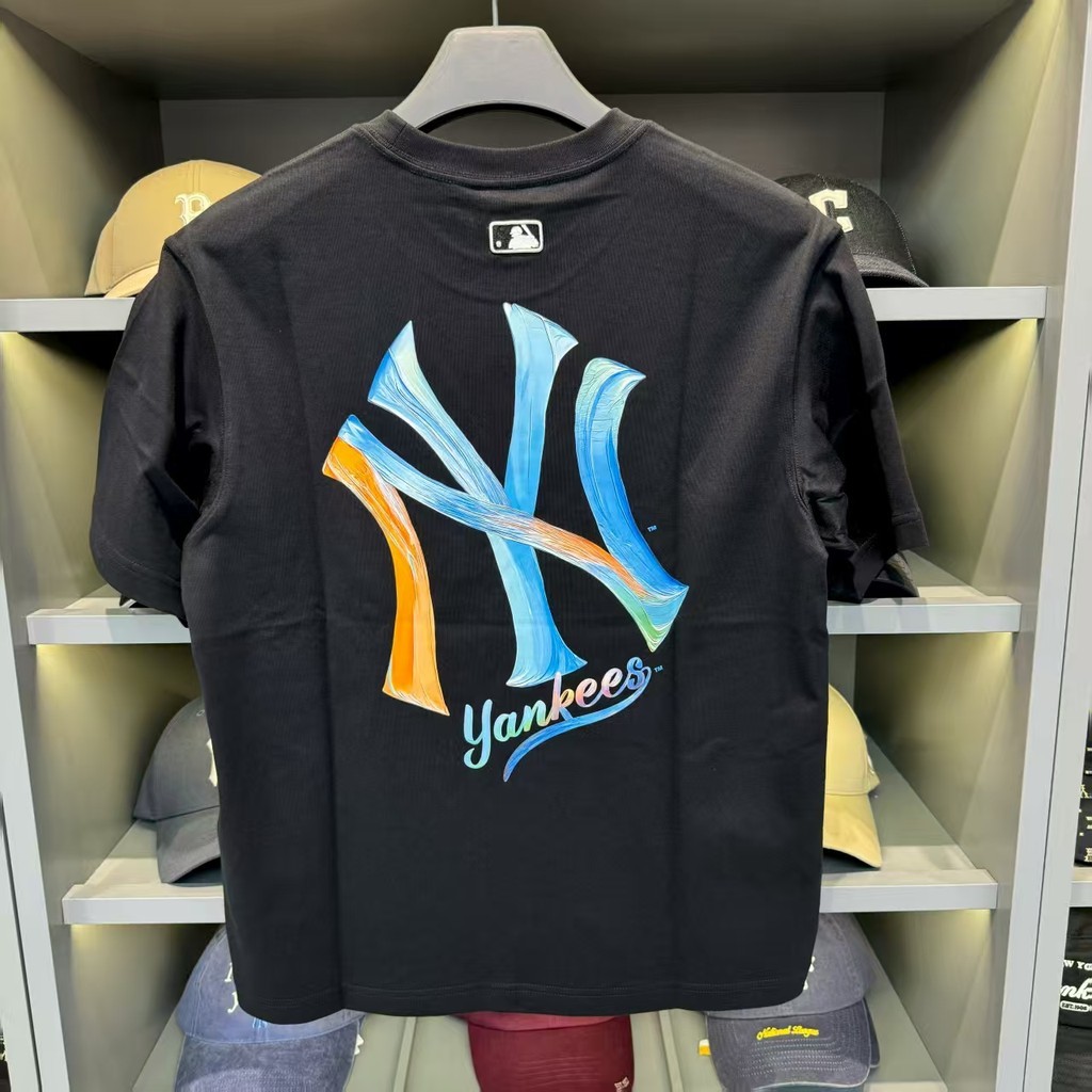 เสื้อยืดแขนสั้นใหม่ MBL ดีไซน์โลโก้ขนาดใหญ่ด้านหลัง