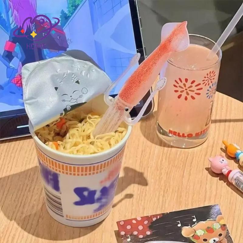 [mayhome] ส้อมนากปลาหมึกตลกหลากสีบนโต๊ะอาหารทนความร้อนสําหรับบะหมี่กึ่งสําเร็จรูป BPA ฟรีของตกแต่งอาหารกลางวันสําหรับเด็ก {TH}