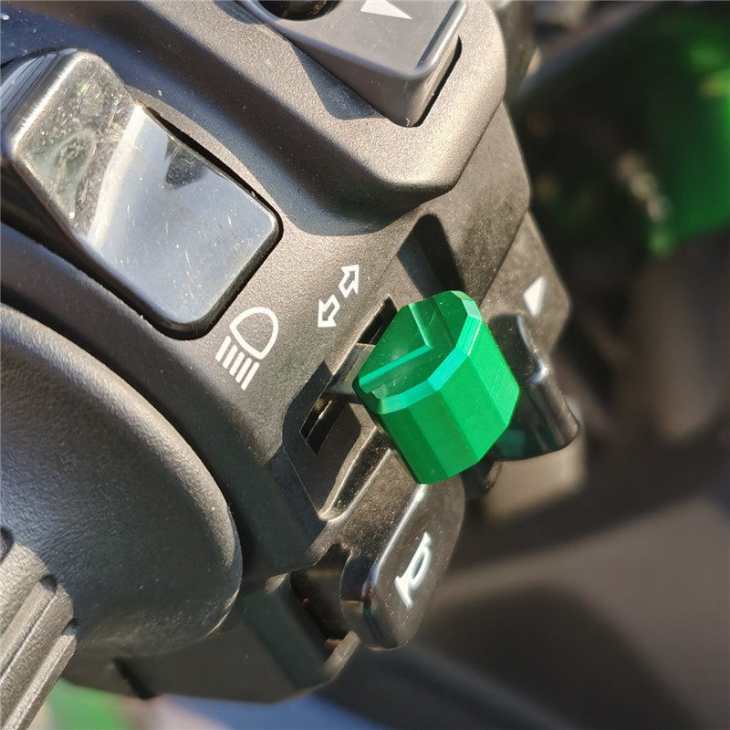 เหมาะสําหรับ Kawasaki Z900 Z1000 Z650 NINJA650 Z400 NINJA400 ดัดแปลงไฟเลี้ยวปุ่ม