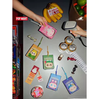 [ของแท้] POPMART POPMART THE MONSTERS รสแปลกร้านสะดวกซื้อ Series-Pinch จี้ Mystery Box สินค้า