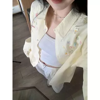 Chili เสื้อเชิ้ตผู้หญิงสำหรับฤดูใบไม้ผลิ ฤดูใบไม้ร่วง ปี 2026 ปักลายพร้อมตกแต่งดอกไม้ คุณภาพเทียบได้ ใช้ผ้าคุณภาพดีค่ะ