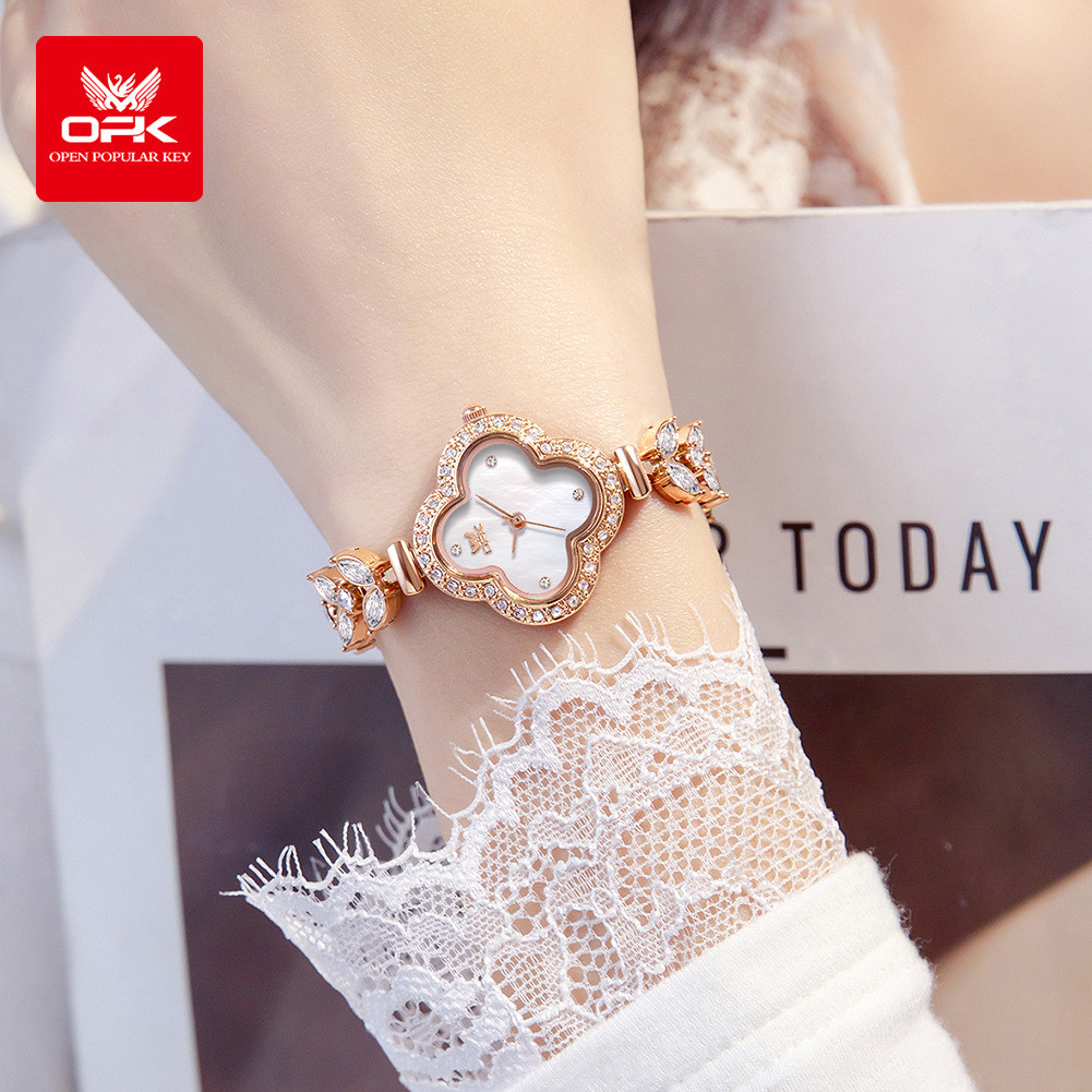 นาฬิกาสตรี.OPK แบบสี่แฉก ประดับเพชรกันน้ำ