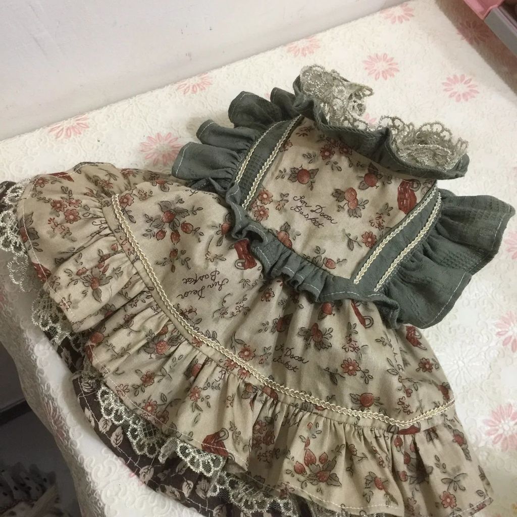 😻🐶ต้นฤดูใบไม้ผลิย้อนยุคดอกไม้สัตว์เลี้ยงชุดเจ้าหญิงข้าวด้านล่างดอกไม้ขนาดเล็ก+สีเขียวเข้มจีบ+ขอบลูกไม้เหมาะสําหรับมอลตาใบหูมีขนเด็กอ่อนโยนบรรยากาศสวมใส่แมทช์