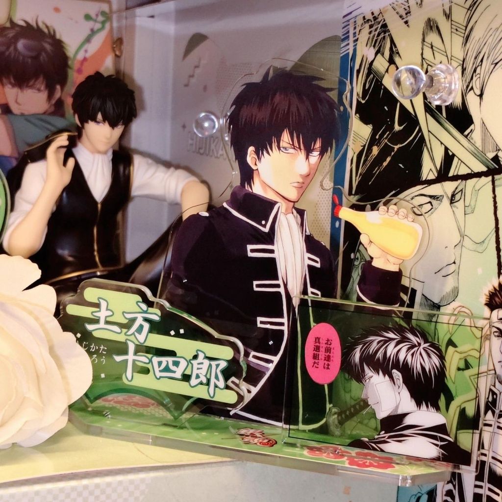 Gintama อะคริลิค Sakata Gintoki Hijikata Toushirou รูปจอแสดงผลอะนิเมะสินค้าคอลเลกชันตกแต่งโต๊ะเครื่องประดับ