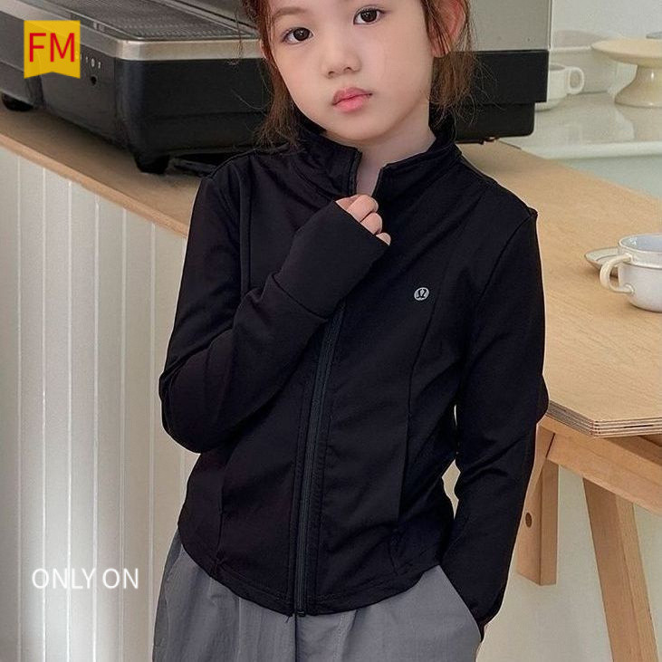 แจ็คเก็ตสไตล์เกาหลี Slim Fit เหมาะสำหรับฤดูร้อน ดีไซน์Slim Fit ระบายอากาศได้ดี