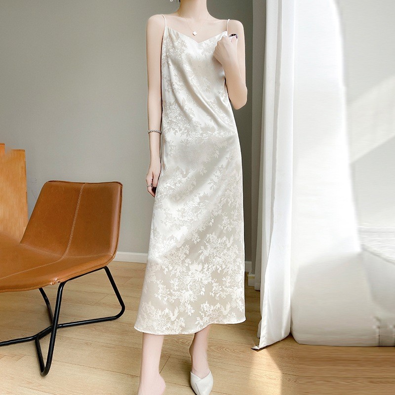 สลิงชุดสตรีฤดูใบไม้ผลิอารมณ์หม่อนผ้าไหมซาตินชุดสลิงผู้หญิง V คอ Slimmer ดู a-Line กระโปรงยาวกระโปรงผ