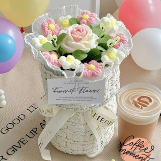 ช่อดอกไม้ ช่อดอกไม้ถักเส้นด้า ดอกทานตะวัน กุหลาบ ของขวัญวันแม่ ของขวัญวันวาเลนไทน์ ของขวัญคริสต์มาส