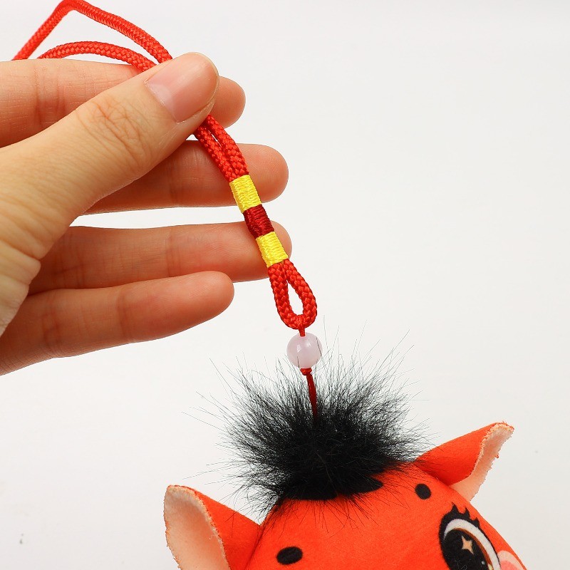 [จัดส่ง 3-5 วัน]1/5 ชิ้น - เครื่องรางม้าตุ๊กตาน่ารัก | 5 มีชีวิตชีวา สี แดง ส้ม เขียว เหลือง ชมพู | PP Cotton Filled สําหรับรถยนต์และตกแต่งบ้าน | ของขวัญปีมะเมีย - รูปที่ 7