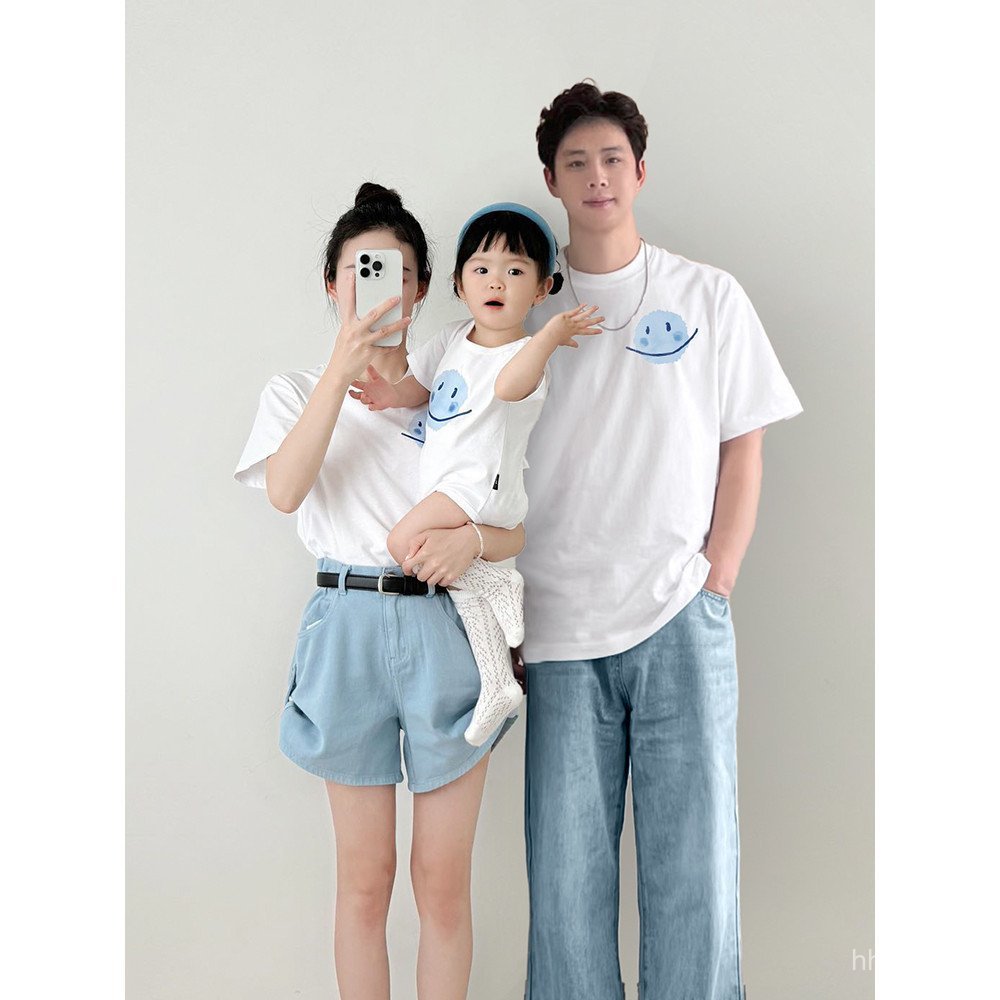 เสื้อยืดแขนสั้นผ้าฝ้ายพิมพ์ลาย TikTok Mom and Son ปี 2024 จาก Rina Studio
