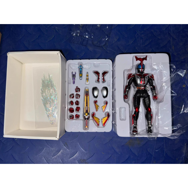 KO SHF High Energy Kabuto Zecter True Bone Sculpture Kamen Rider Kabuto High Armor True Bone Sculpture Re-release