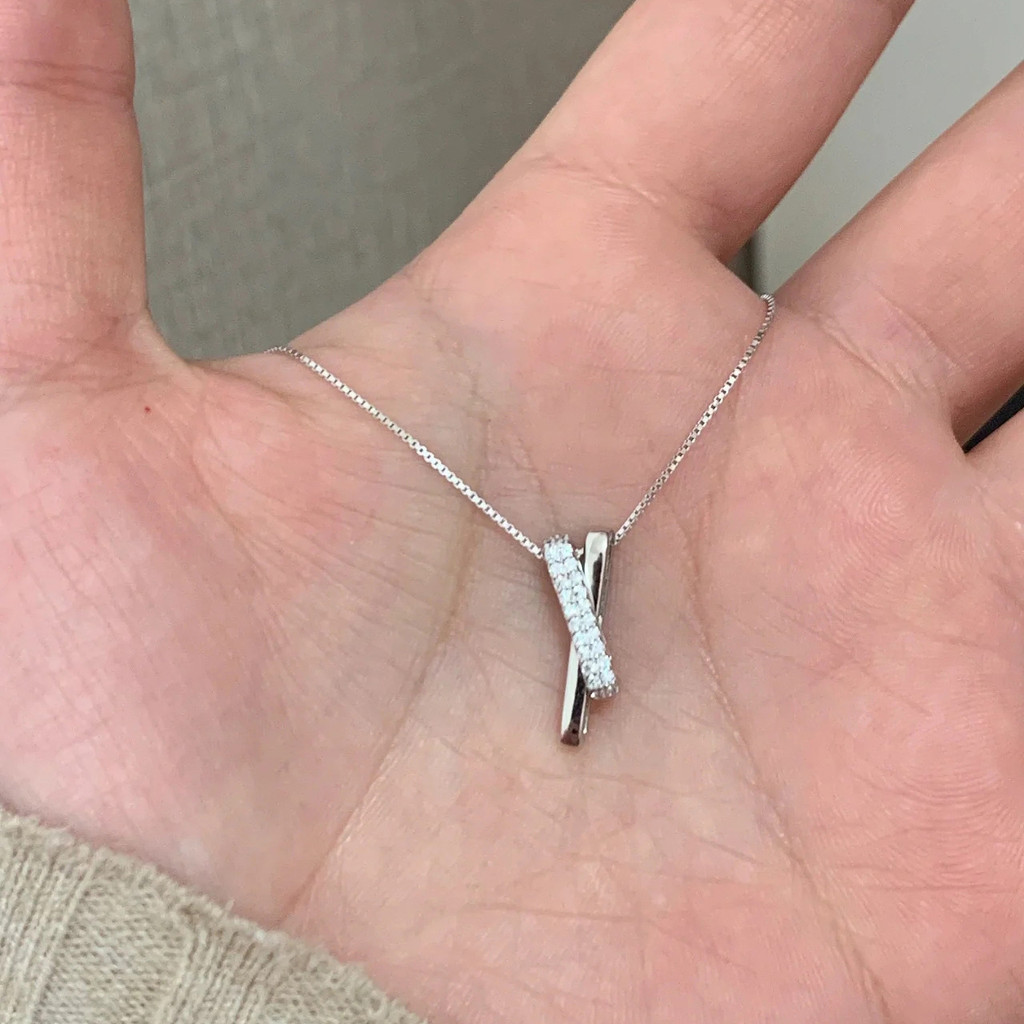 Unknown Number Interlocking สร้อยคอหญิง All-Match หรูหรา Niche High-End ins อารมณ์เรขาคณิต Cross Cla