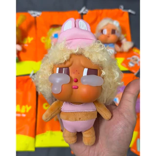 Pop Mart CRYBABY Crying Baby Vacation Mode On Series ตุ๊กตาไวนิลจี้ของขวัญกล่องลึกลับ