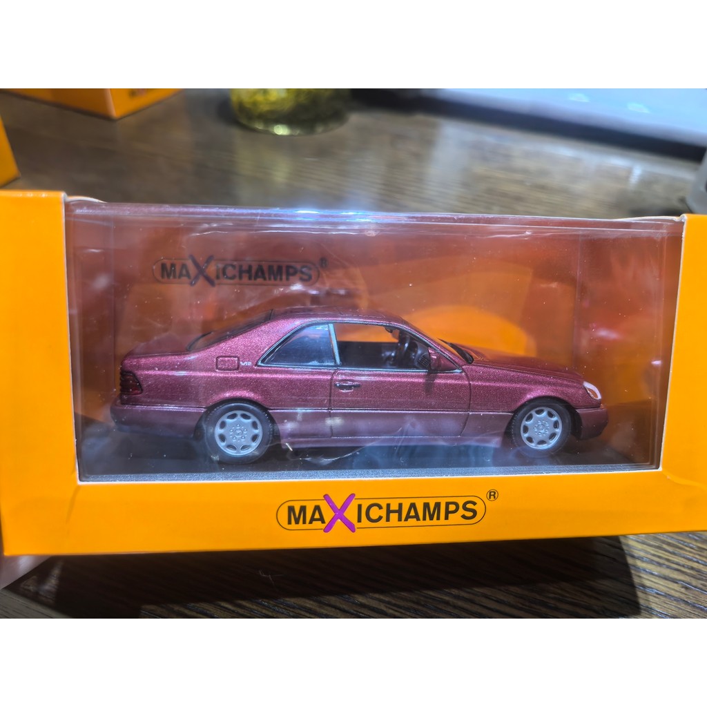 Maxichamps Mini Cut 1992 Mercedes-Benz 600SEC รถโลหะผสมสีแดงรุ่น 1: 43 สีส้มกล่องบรรจุภัณฑ์ยี่ห้อใหม