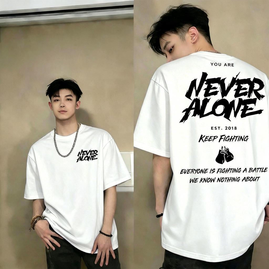 🌷Top.basic🌷เสื้อแฟชั่น ใส่สบาย เสื้อยืดแขนสั้น ลาย เสื้อ"NEVER ALONE" ผ้านิ่ม OVERSIZE แฟชั่น ผ้าฝ้าย  สไตล์เกาหลี