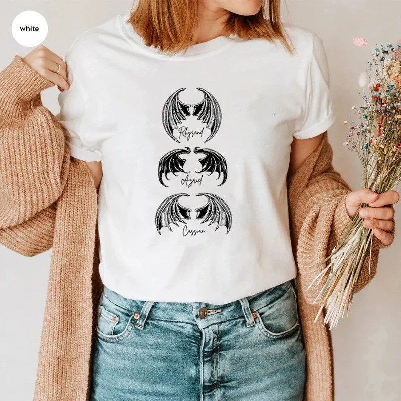 เสื้อยืดแขนสั้นจาก The Night Court Illyrians และ A Court of Thorns & Roses พร้อมลาย Cassian Azriel