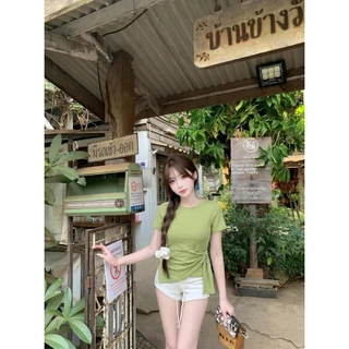 MUDO เสื้อยืดแขนสั้นเกาหลี ขอบไม่สมมาตร เอวรัดเปิดข้างสายผูก ใส่เปิดไหล่ได้ ผ้าดีดูดเหงื่อระบายอากาศ ยืดหยุ่นสูง #1019