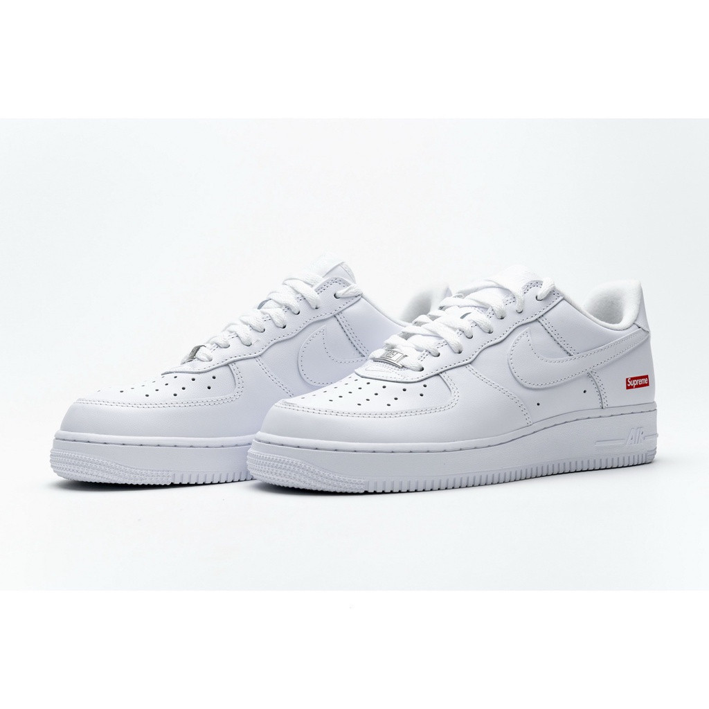 คุณภาพสูง Supreme x Nike Air Force 1 Joint All White รองเท้าผ้าใบ AF1 ผู้ชายผู้หญิงสีแดง Lace-Up รุ่