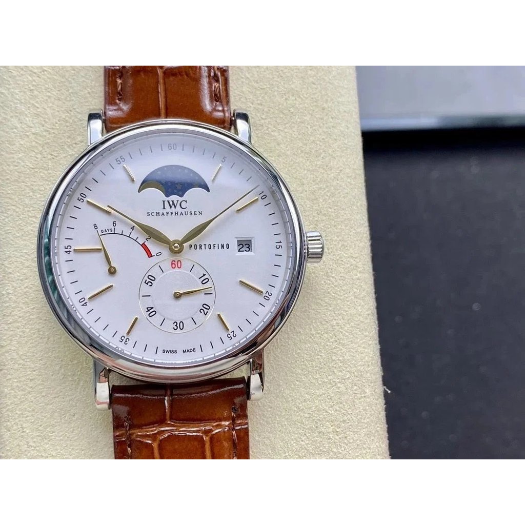 ดาวพราวที่สุดภายใต้ IWC ลักษณะ IWC, พลังงานจลน์ที่ยาวนานที่สุด Moon Phase Expert ในสามก๊ก ซีรีส์ Bot