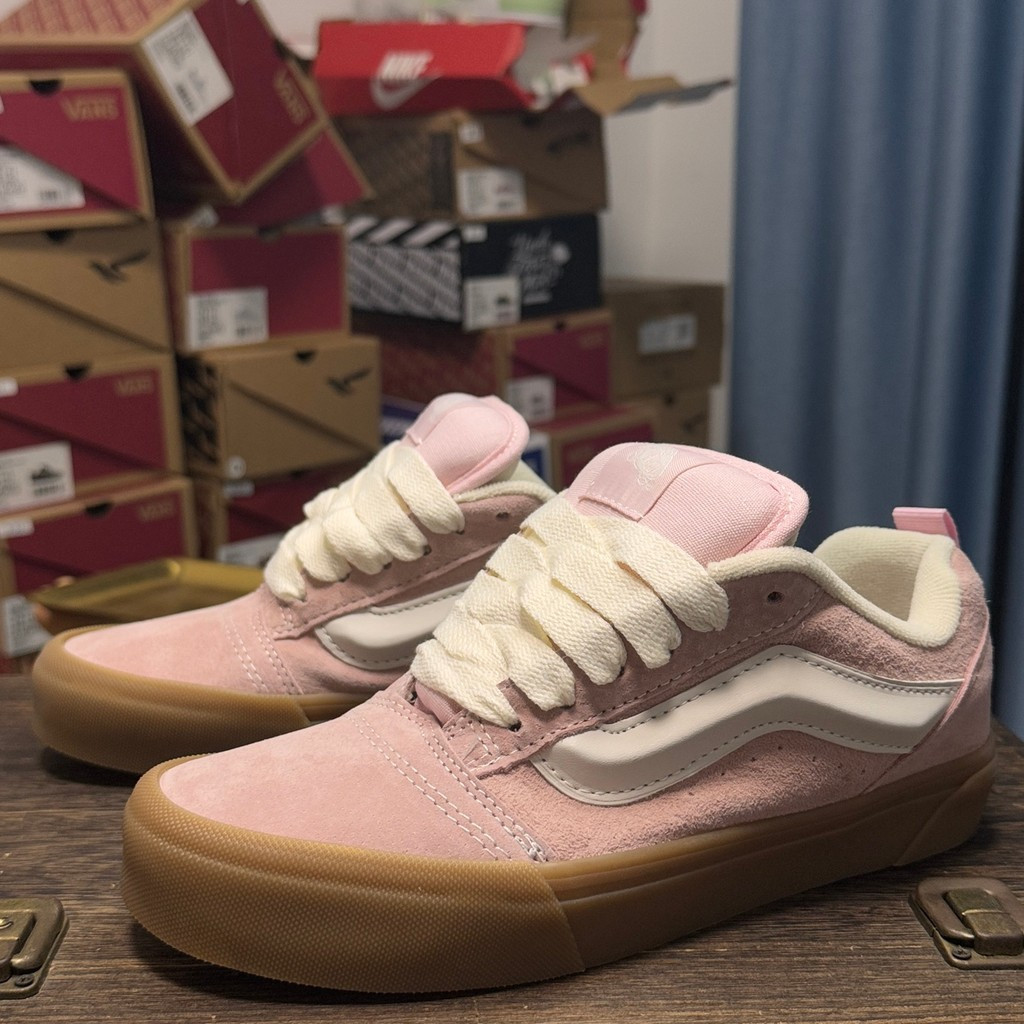 Vans Knu Skool รองเท้าบอร์ดลําลองหนังกลับสีชมพู
