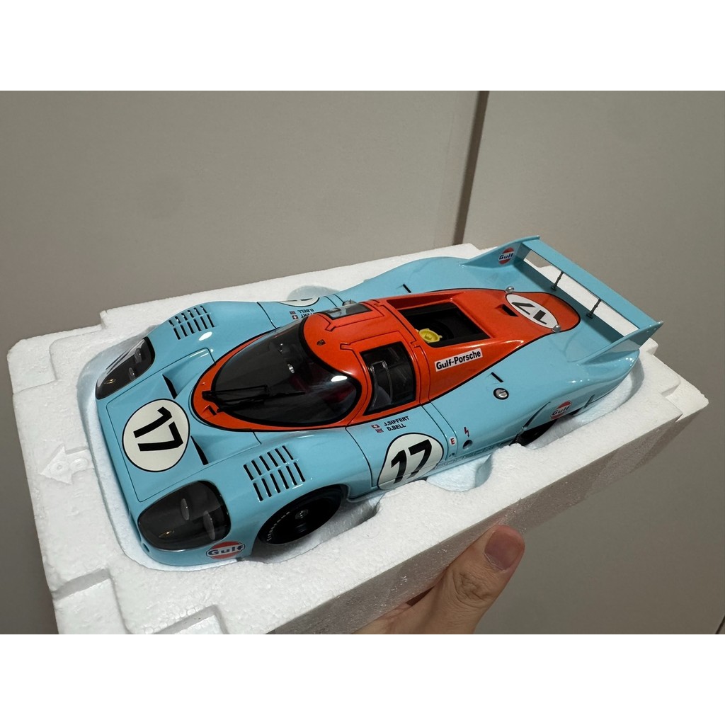AUTOART AUTOART 1/18 porsche porsche 917L 917 log หาง 917 รุ่นหางยาว LEMANS 1971 #17 Gulf Color Matc