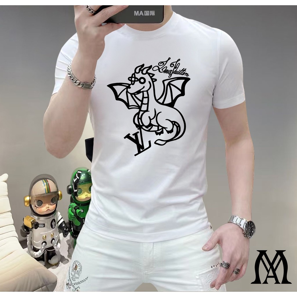 LOUIS VUITTON/LV/2026ต้นฤดูใบไม้ผลิสไตล์ใหม่เสื้อยืดแขนสั้นผู้ชายผู้หญิงคู่สไตล์แนวโน้มฤดูร้อนรอบคอS