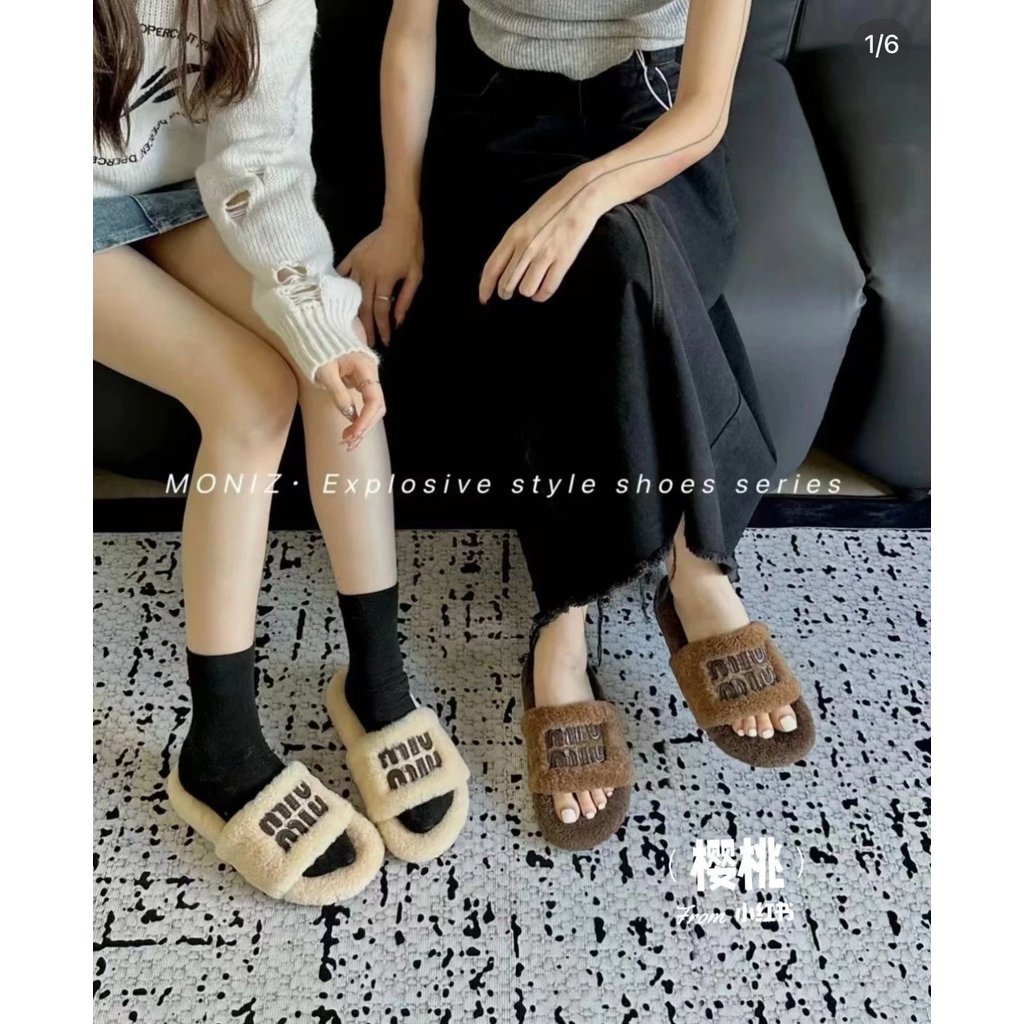 MiuMi * MiuMi 2024 ฤดูใบไม้ร่วงฤดูหนาวสไตล์ใหม่สุภาพสตรี Furry รองเท้าแตะหนา Soled Furry รองเท้าแตะ
