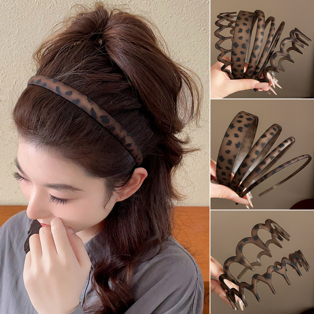สร้อยคอมัมย์ลายเสือดาว Frosted Leopard พร้อมสายคาดศีรษะแบบเรียบง่ายสำหรับล้างหน้า