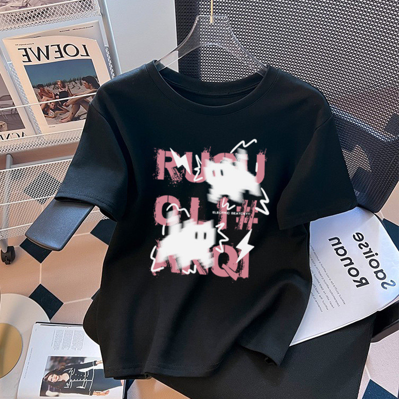 2026 เสื้อยืดแขนสั้นลําลองผู้หญิงฤดูร้อนแฟชั่นสไตล์ใหม่หลวมรอบคอทั้งหมดตรงกับพิมพ์ด้านหน้าไหล่เสื้อย