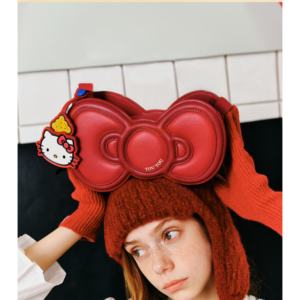ของขวัญวันเกิดและคริสต์มาส! กระเป๋าท่อนแขน Hello Kitty สีแดง