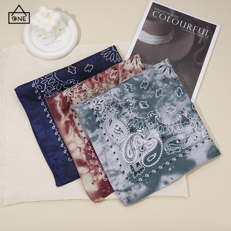 COD❤️ผ้าพันคอทรงสี่เหลี่ยม Paisley โพลีเอสเตอร์แบบ Tie Dye สำหรับการขี่จักรยานกลางแจ้ง ผ้าพันคอสไตล์ฮิปฮอป-a.one