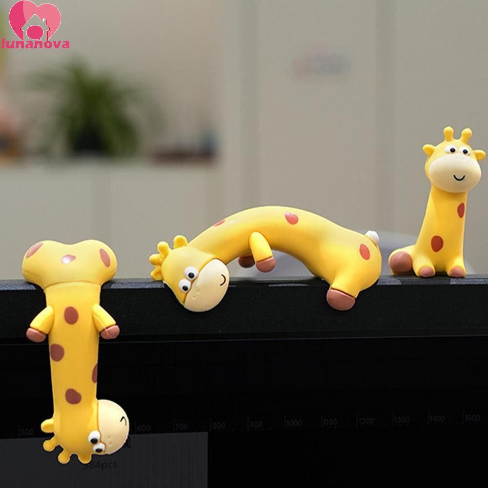 LUNANOVA Giraffe สกรีนหุ่น, โกหกสัตว์มินิตุ๊กตาจอคอมพิวเตอร์ตกแต่ง, Creative Navigator หน้าจอการ์ตูน Kawaii ยีราฟเครื่องประดับรุ่น Auto ภายใน