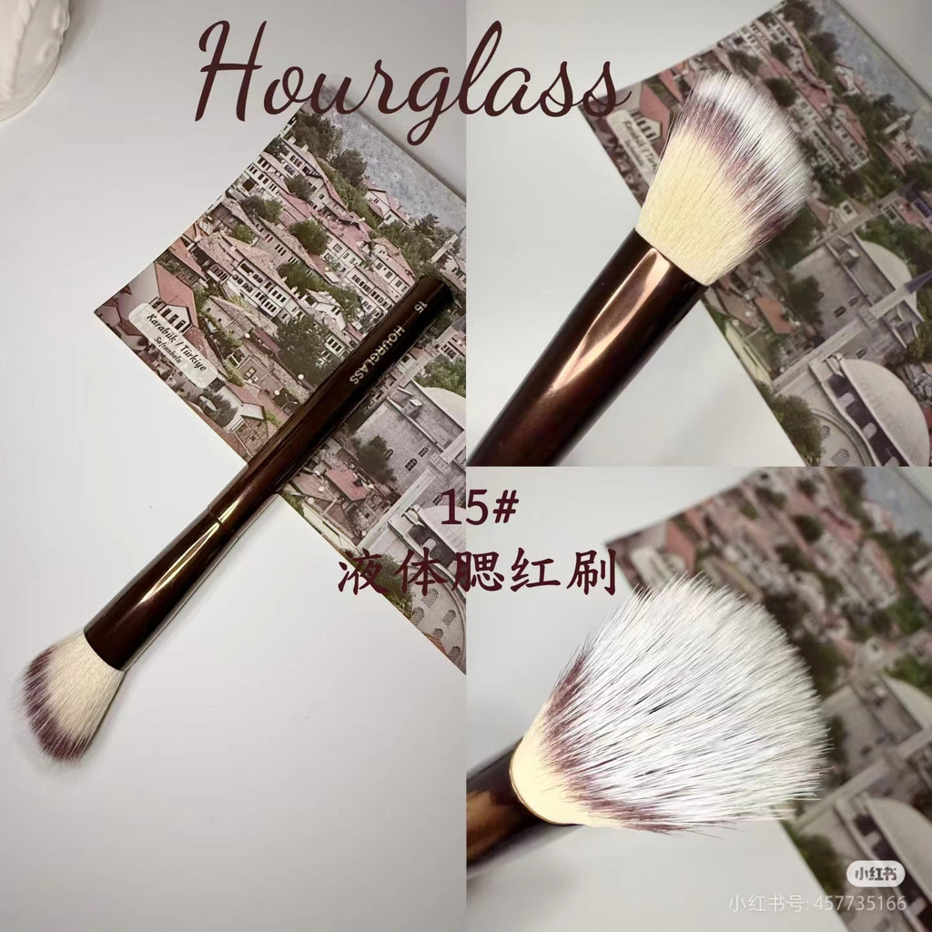 HOURGLASS Blush Brush N.15 แปรงแต่งหน้า Blush Contour Brush Bevel Dot Color Brush