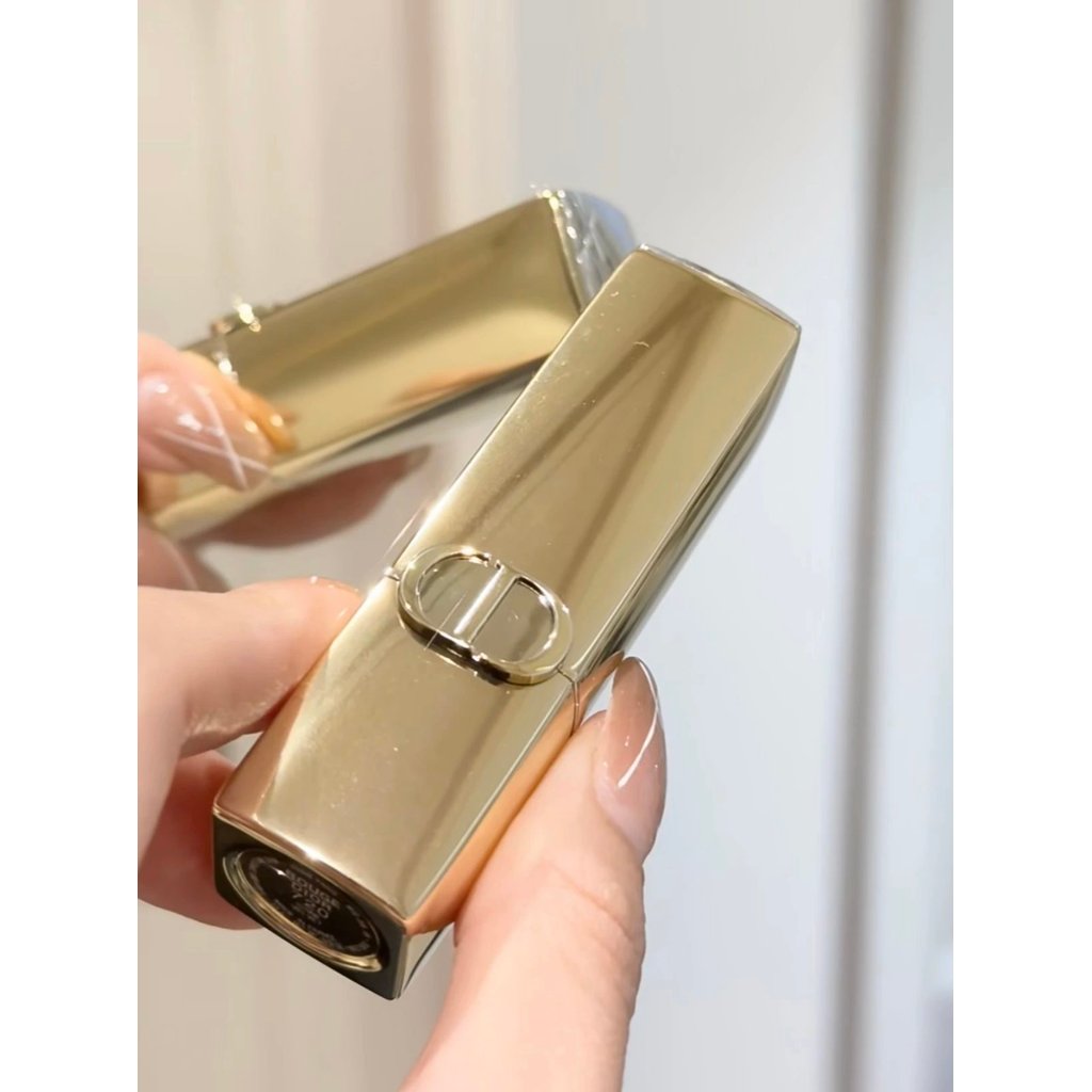 [พิเศษสําหรับแขกเก่า] ทองกระพริบ มา!Di 2024 Christmas Limited Gold Tube ลิปสติกกํามะหยี่
100-188-217