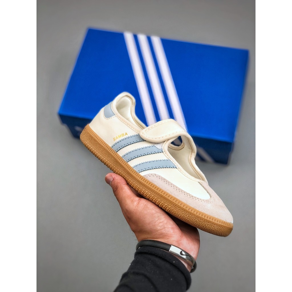 Janes Low-Top Leather Flat Sneakers - รองเท้ากีฬาลําลองสําหรับผู้ชายและผู้หญิง JR7339