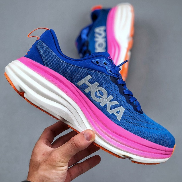 Hoka Bondi 8 และ Hoka Clifton 9 สำหรับผู้ชายและผู้หญิง