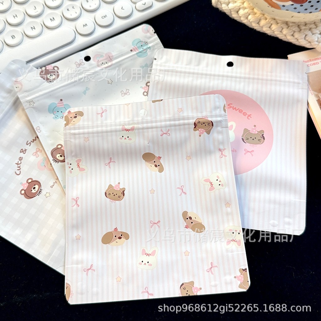 ใหม่สําหรับปี 2026 การส่งสินค้า การ์ตูนน่ารักแปลกใจกระเป๋าลึกลับคู่สัมผัส ซิปล็อก กระเป๋าจี้เครื่องประดับถุงบรรจุภัณฑ์ถุงของขวัญบัตรออกถุงบรรจุ20251208 - รูปที่ 2