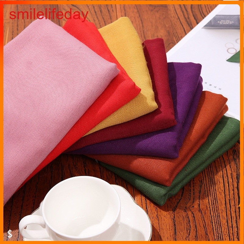 ผ้าพันคอแคชเมียร์เทียม สีทึบ หนานุ่ม เหมาะสำหรับฤดูใบไม้ร่วงและฤดูหนาว พร้อมประดับบนไหล่ของผู้หญิง