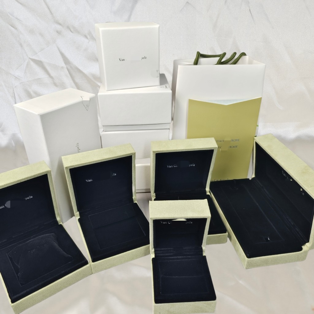 รุ่นทองโคลเวอร์สี่ใบแหวนกล่องเครื่องประดับสร้อยคอสร้อยข้อมือกล่องของขวัญระดับไฮเอนด์ vca Vans กล่องบรรจุภัณฑ์เครื่องประดับ [cxSY]