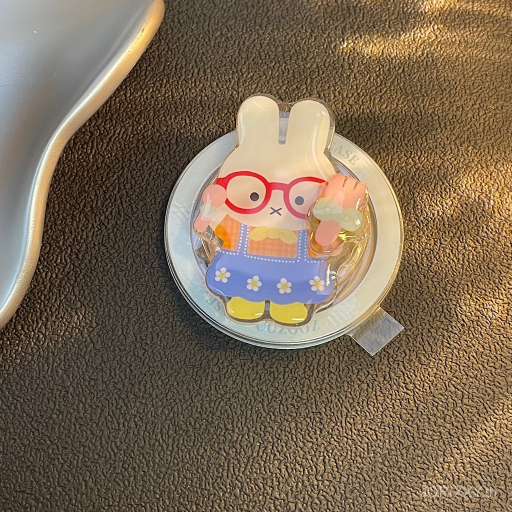 การ์ตูนหมุนได้ส้อม Miffy กระต่ายวงเล็บแม่เหล็กเหมาะสําหรับโทรศัพท์มือถือ MagSafe การดูดซับที่แข็งแกร่งเดสก์ท็อป Laz