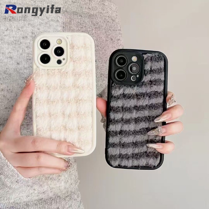 ฤดูหนาว Plush Stripe เคสโทรศัพท์สําหรับ iQOO Z10 Z9 Turbo Pro Plus Z10X Lite Z8 Z7 Z7X Z7i Z6 Pro Lite Z5 Z5X Z1X 5G 4G Ins สไตล์แฟชั่นปลอกน่ารักกันกระแทกนุ่มปกหลัง ราคา ถูกที่สุด ดีลบีเคเค แกลเลอรีภาพที่ 4