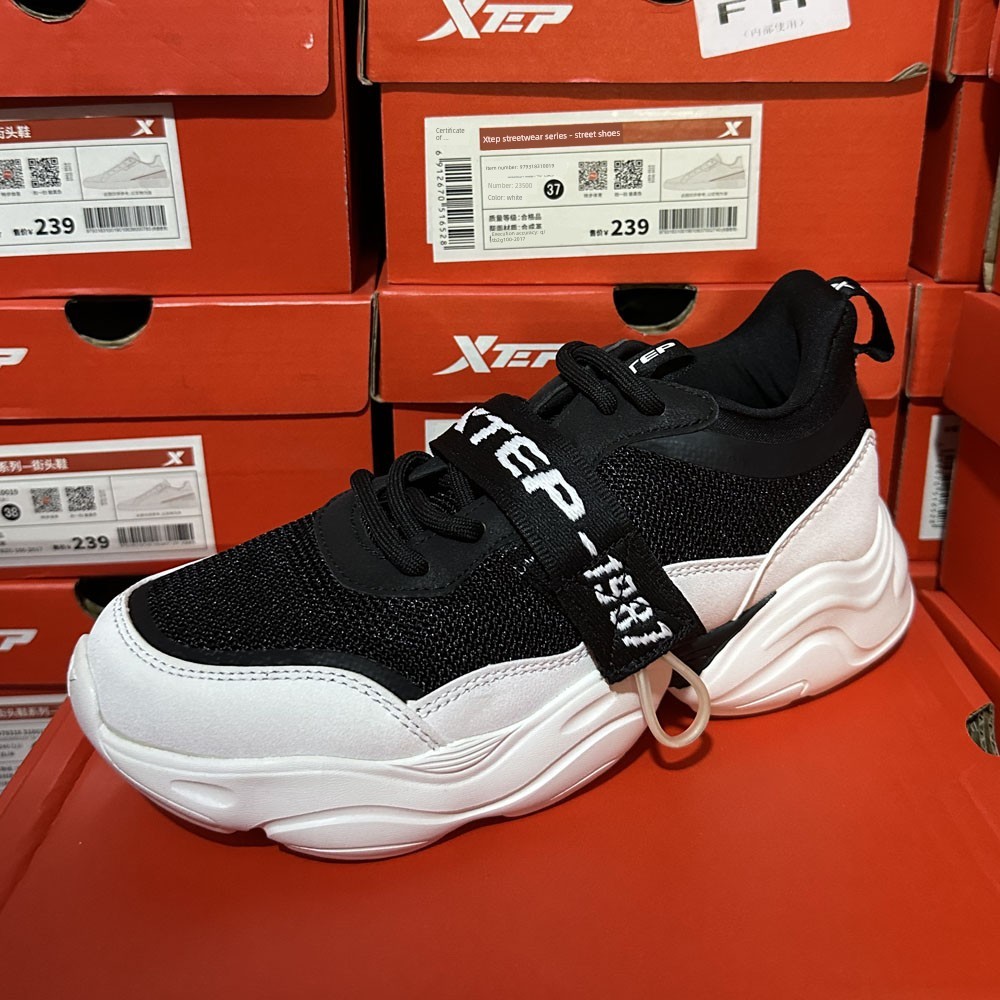 new balance official store สตัดฟุตบอล Xtep ของแท้ฤดูใบไม้ร่วงสบายๆสตรีทเทรนด์ย้อนยุคเยาวชนแพลตฟอร์มร