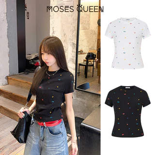 MOSESQUEEN มอสส์ ราชินี เสื้อยืดแขนสั้นพิมพ์ลายดิจิตอลแบบยาวเต็มตัวที่เหมาะกับหุ่นเรียบด้านบนพื้นฐานและอเนกประสงค์ที่สามารถสวมใส่ได้หลากหลาย #63687