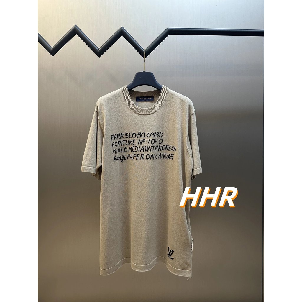 [รุ่นที่ถูกต้อง] V x PARK SEO BO ถักรอบคอแขนสั้นเสื้อยืดเสื้อสวมหัวทุกการแข่งขันสบายๆกีฬาผู้ชายผู้หญ