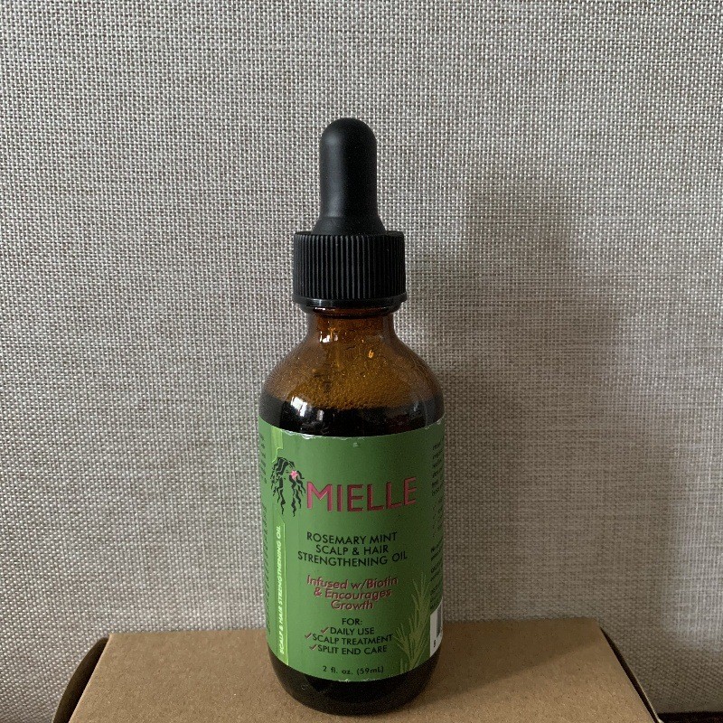 Mielle Rosemary Essential Oil Strong Hair Care Essence Oil บํารุงหนังศีรษะปรับปรุงหยาบ Gloss Softeni