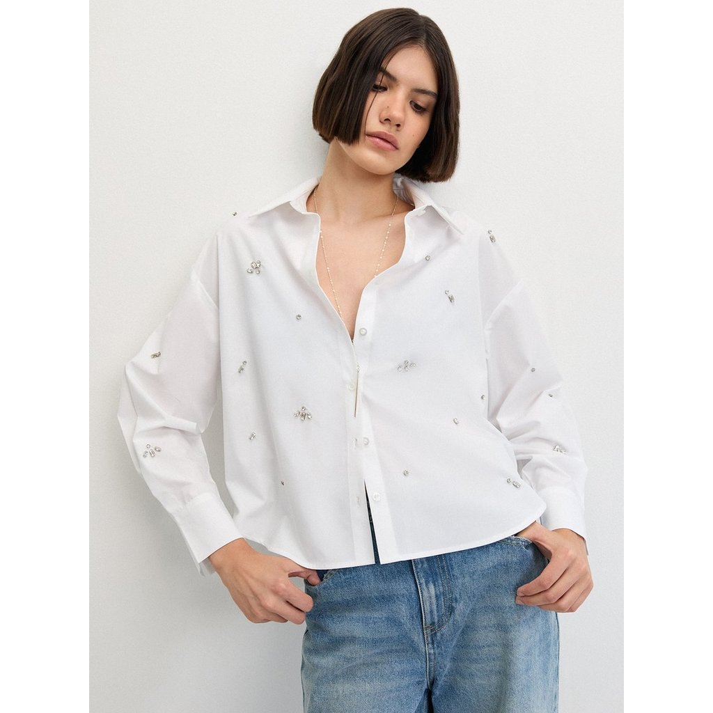 [Pomelo] เสื้อเชิ้ตติดกระดุมแต่งพลอยเทียม / Embellished Button-Up Shirt