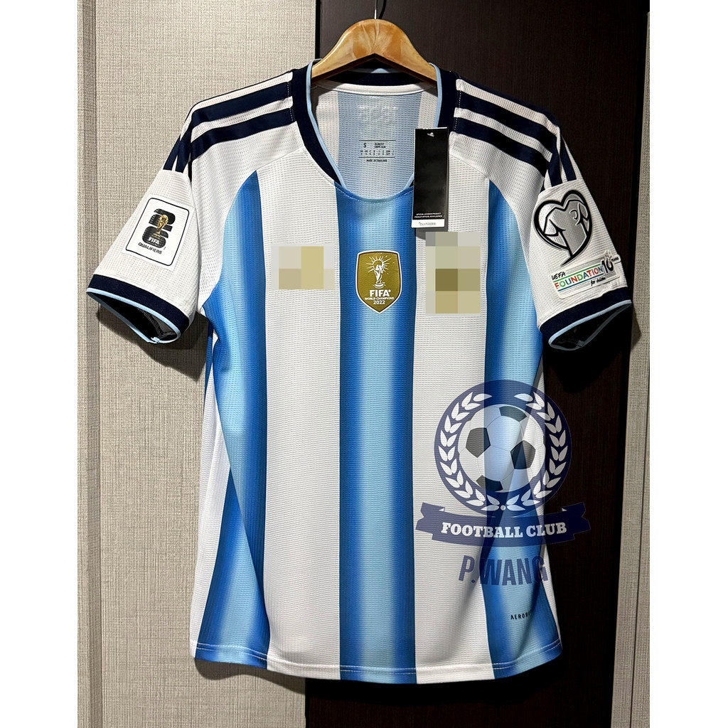 ใหม่!! เสื้อฟุตบอลทีมชาติอาร์เจนตินา ชุดเหย้าสำหรับแฟนบอล (เกรด 3A) ศึกฟุตบอลโลก 2026 พร้อมสกรีนชื่อและเบอร์นักเตะบนเสื้