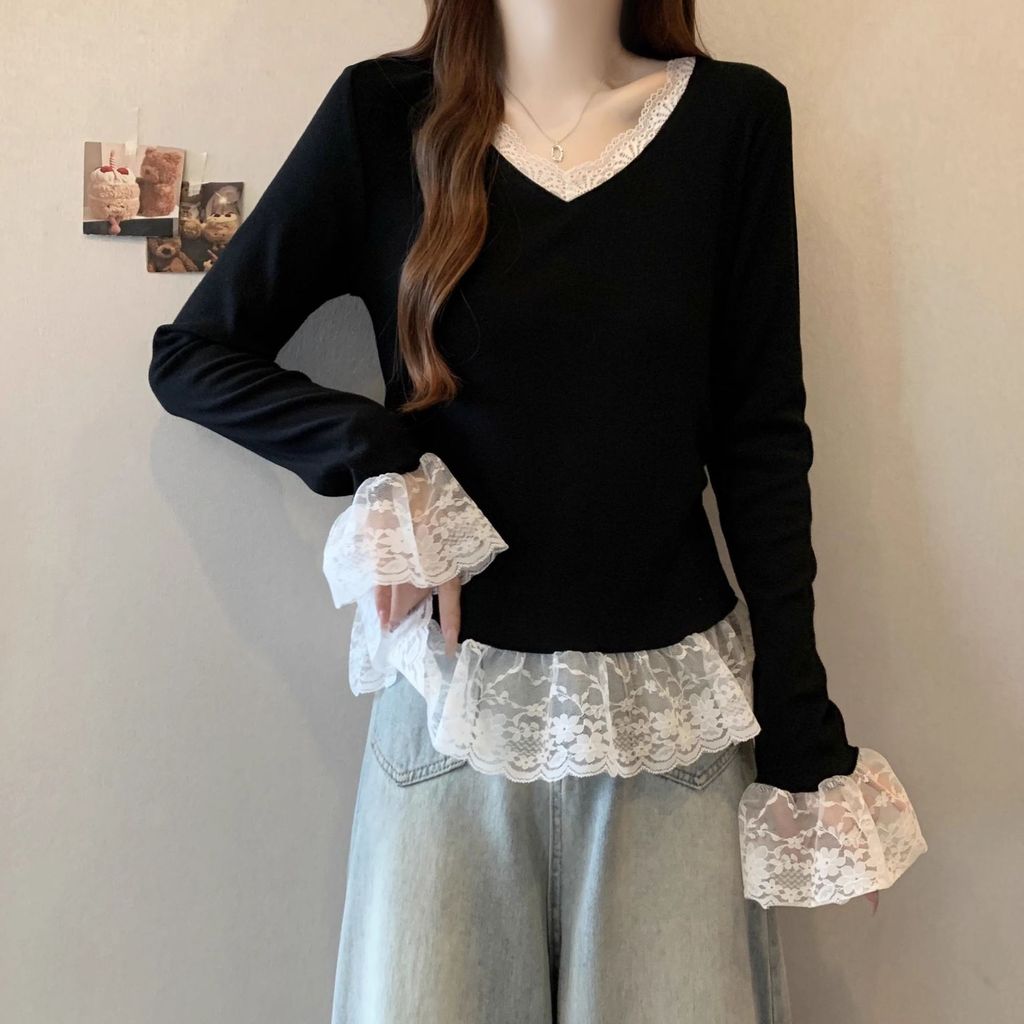 PLUS ขนาด V คอลูกไม้ Trim Hem เสื้อยืดแขนยาวสําหรับผู้หญิงฤดูใบไม้ผลิและฤดูใบไม้ร่วงสไตล์ใหม่สําหรับ PLUS ขนาดเอว Flared Sleeve Top สําหรับผู้หญิง