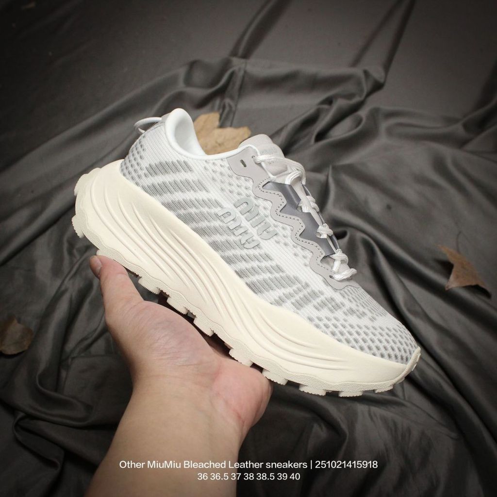 MiuMiu ของแท้หนังหนังลูกวัว Casual กีฬารองเท้าผ้าใบหนา Soled Retro All-Match รองเท้าผู้หญิง Anti-Def