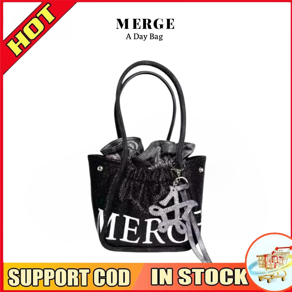 【สินค้าพร้อมส่ง】💯ของแท้ Merge A Day Bag Mini Black Glitter กระเป๋าถือ กระเป๋า