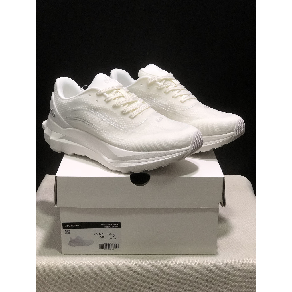 Alo Yoga Runner รองเท้าวิ่งสำหรับทั้งชายและหญิง M3AN